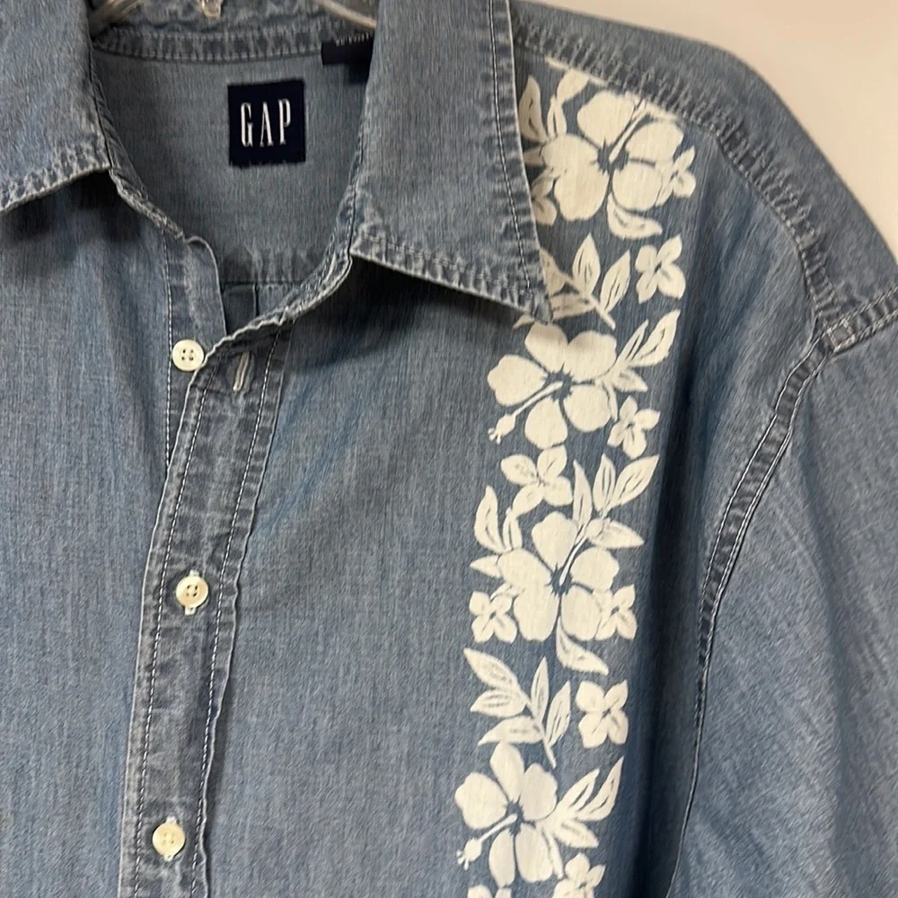 GAP HAWAIIN SHIRT, blue with white flowers, 100% cotton, L, good condition!
